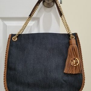 Michael Kors whipped chelsea shoulder bag